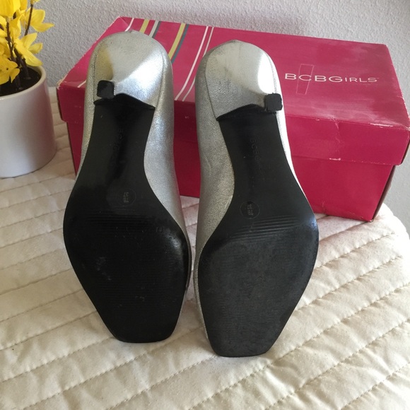 BCBGirls Shiny Metallic heel - Picture 5 of 5